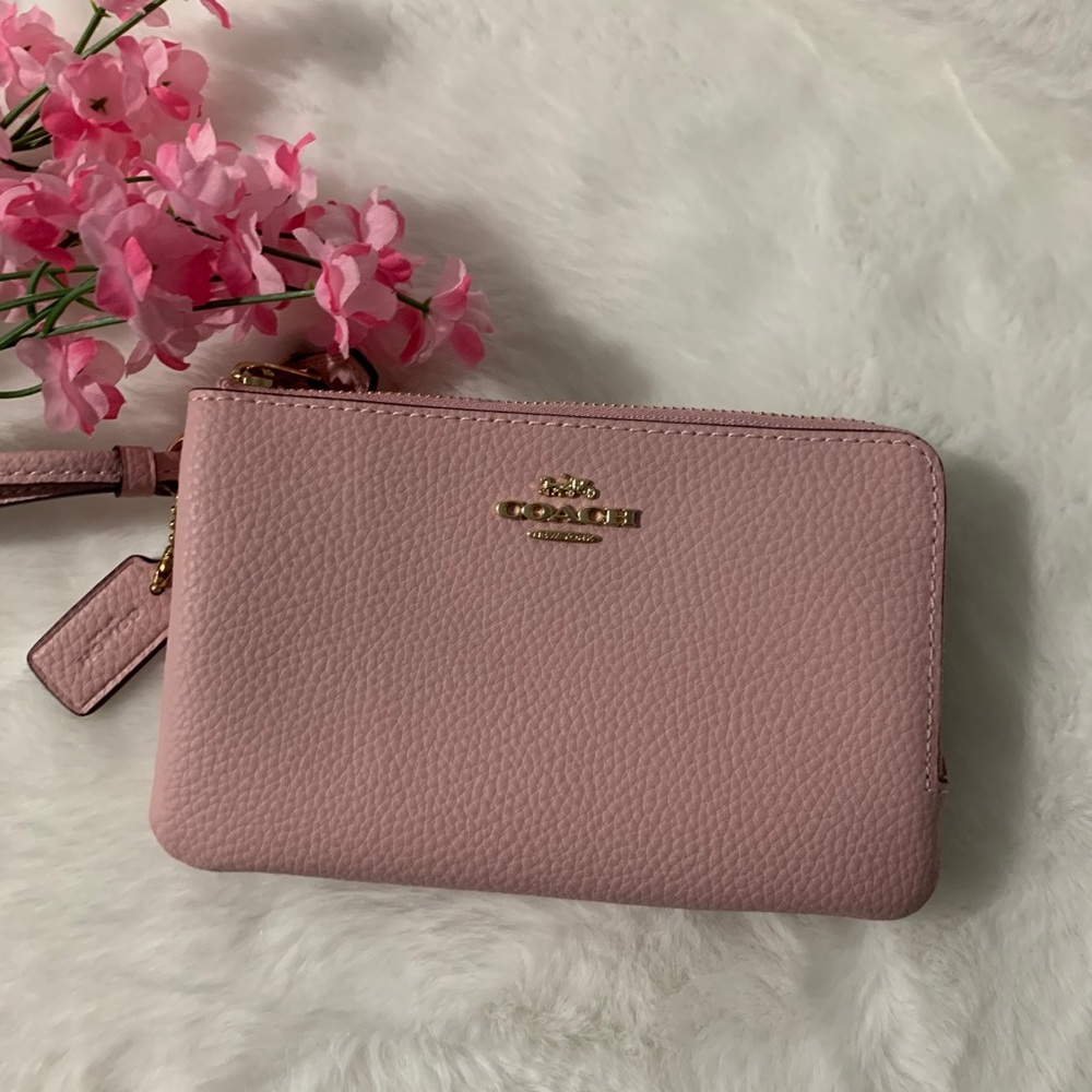 SOLD❌🌸Coach Double Corner Zip Wristlet Pink🌸